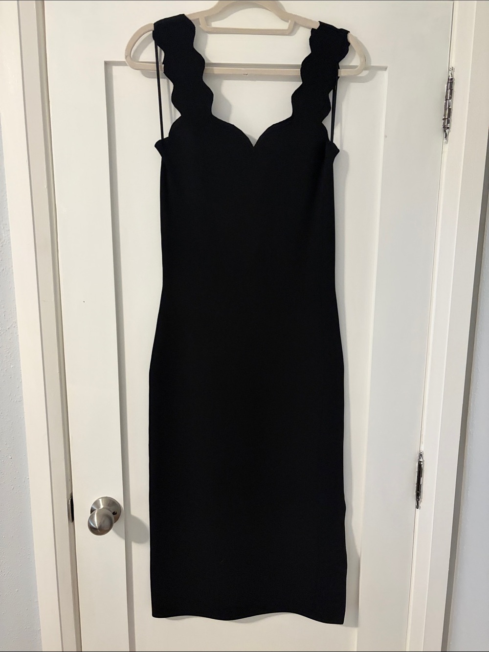Ted Baker Scalloped Strap Black Sleeveless Sheath Dress Size 3 - US 8